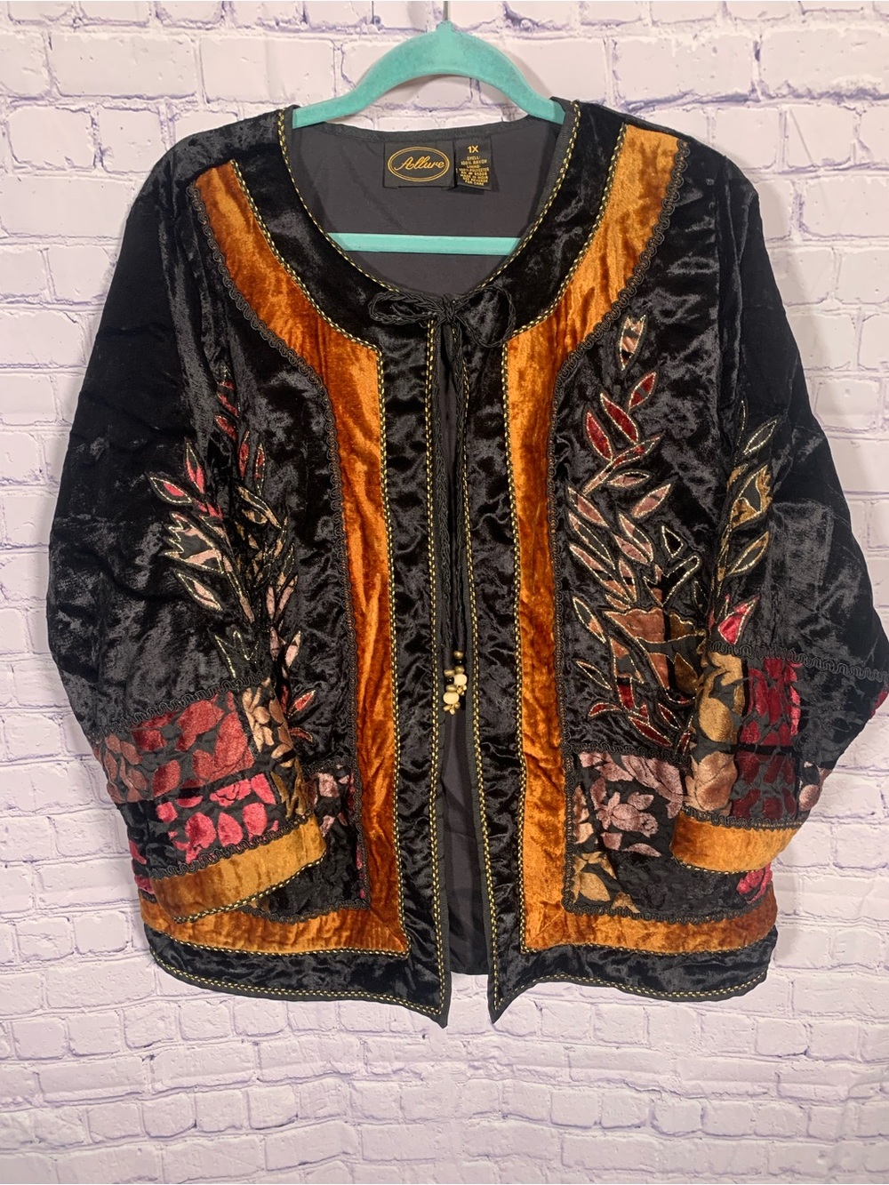 Allure Womens VTG Velvet Embroidered Blazer Sweater Black Multi Sz 1X Whimsigoth